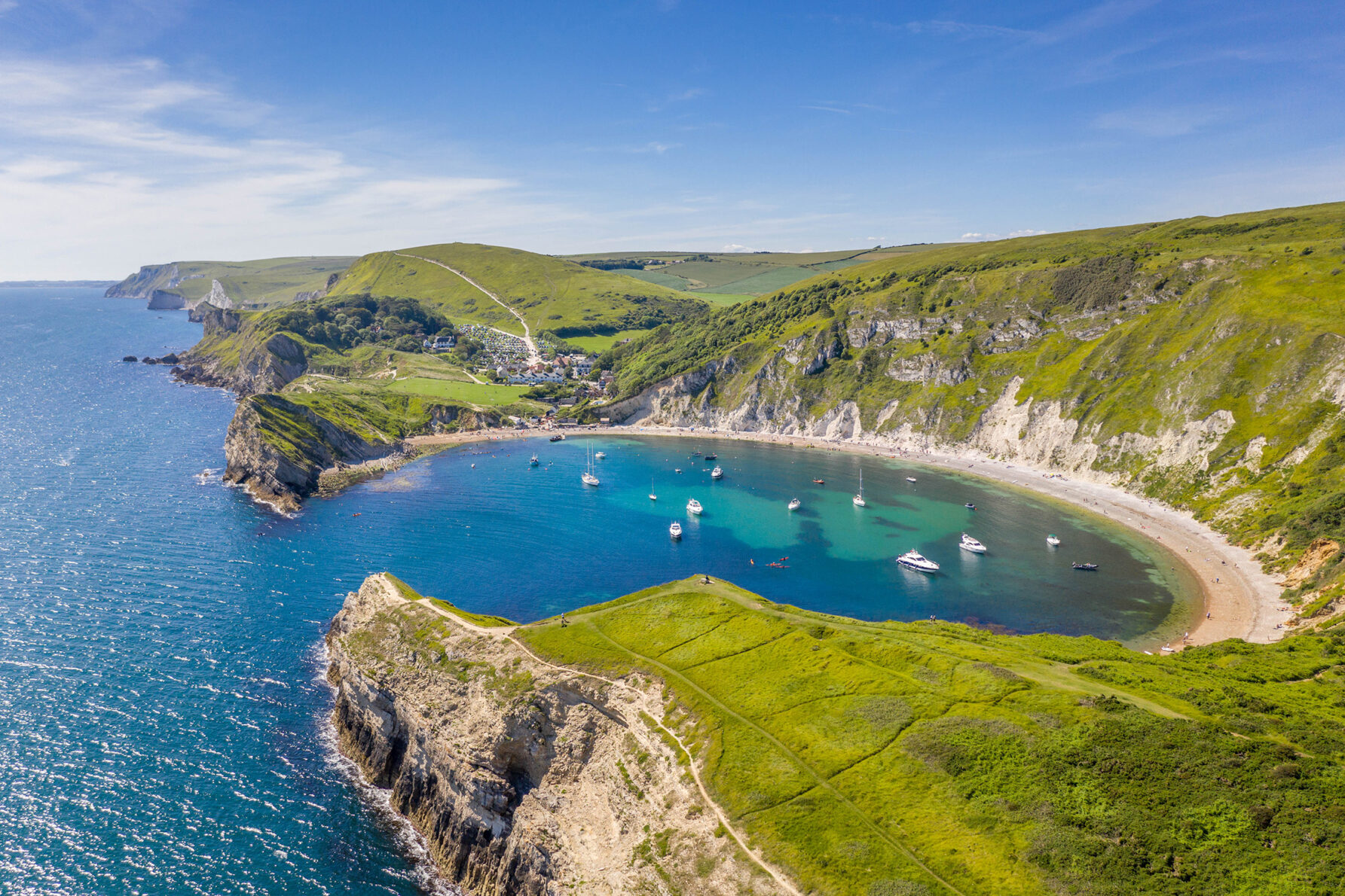 Lulworth Cove Beaches In Dorset West Dorset Leisure Holidays