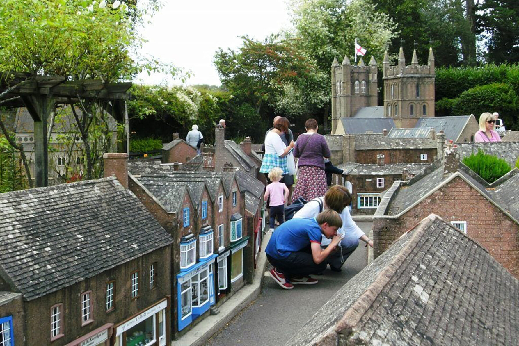 families looking around wimborne model village